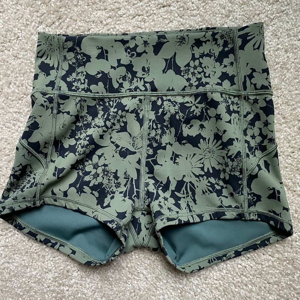 Lululemon In Movement shorts * Everlux